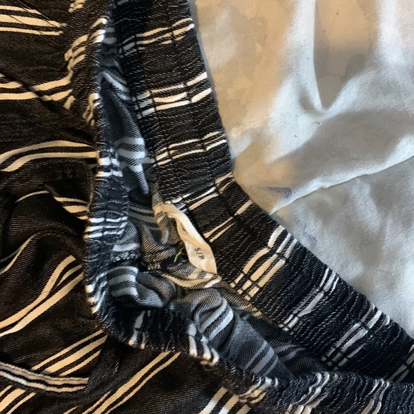 Bluenotes striped, flowy pants - Picture 3 of 3